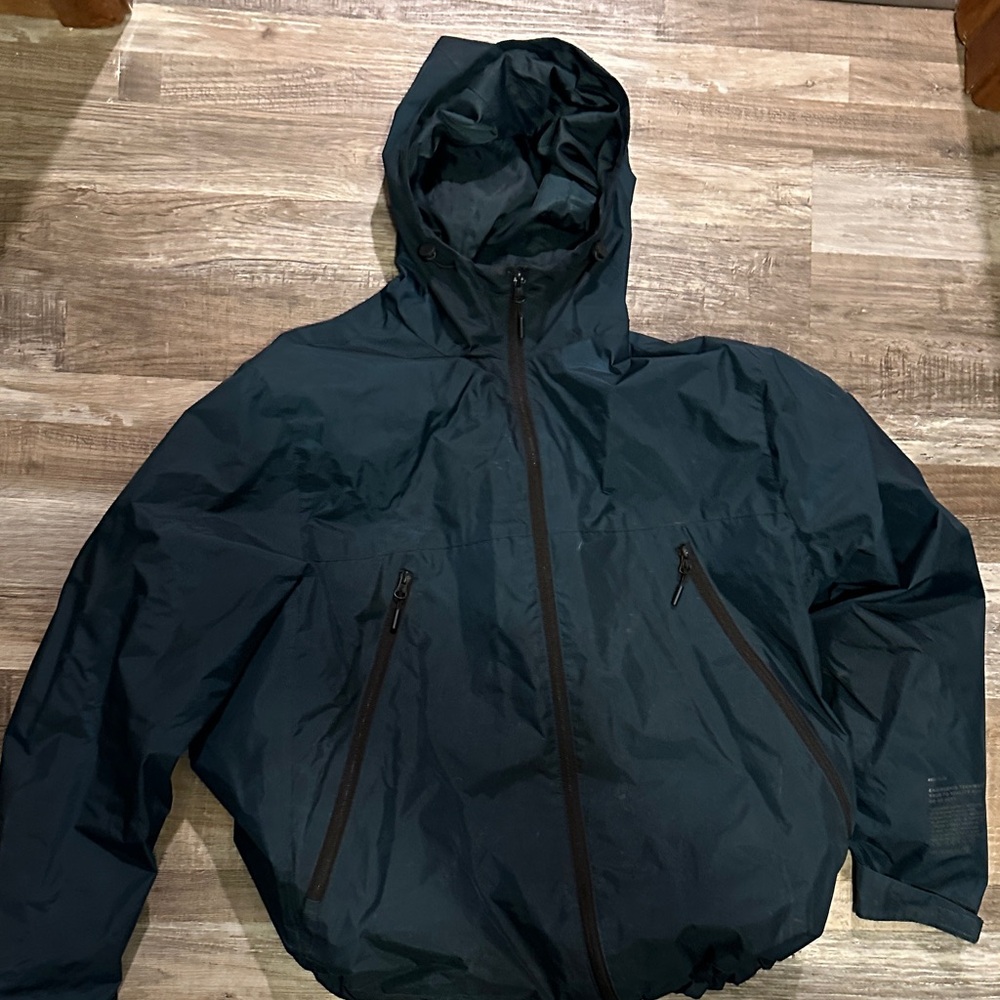 Logoless h&m jacket